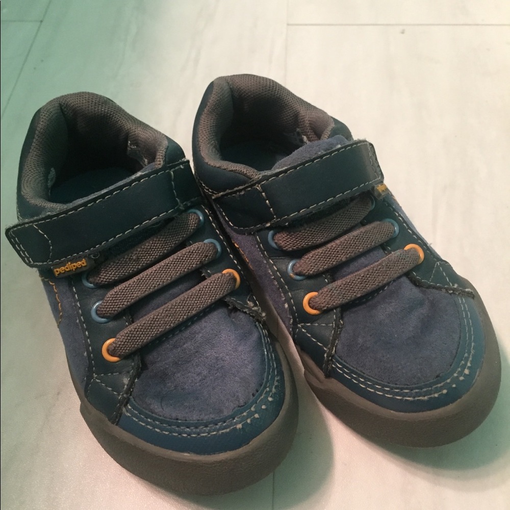 Boys Pediped blue shoes, size 7.5-8 (European 24)